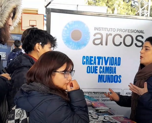 Estudiantes participaron de feria vocacional